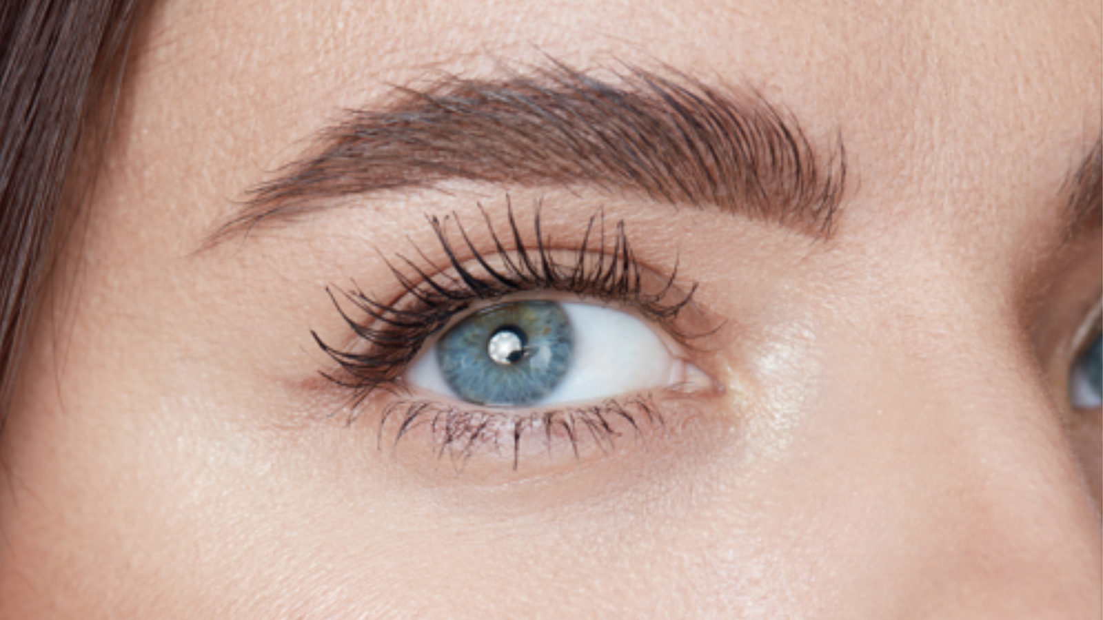 Traumhafte Wimpern: So lässt du sie natürlich dichter wachsen