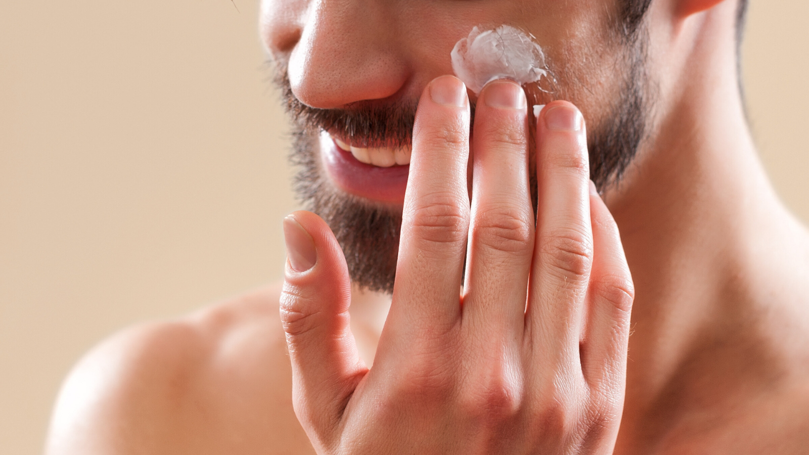 Männerkosmetik Gesichtspflege: Mehr als nur Seife und Wasser